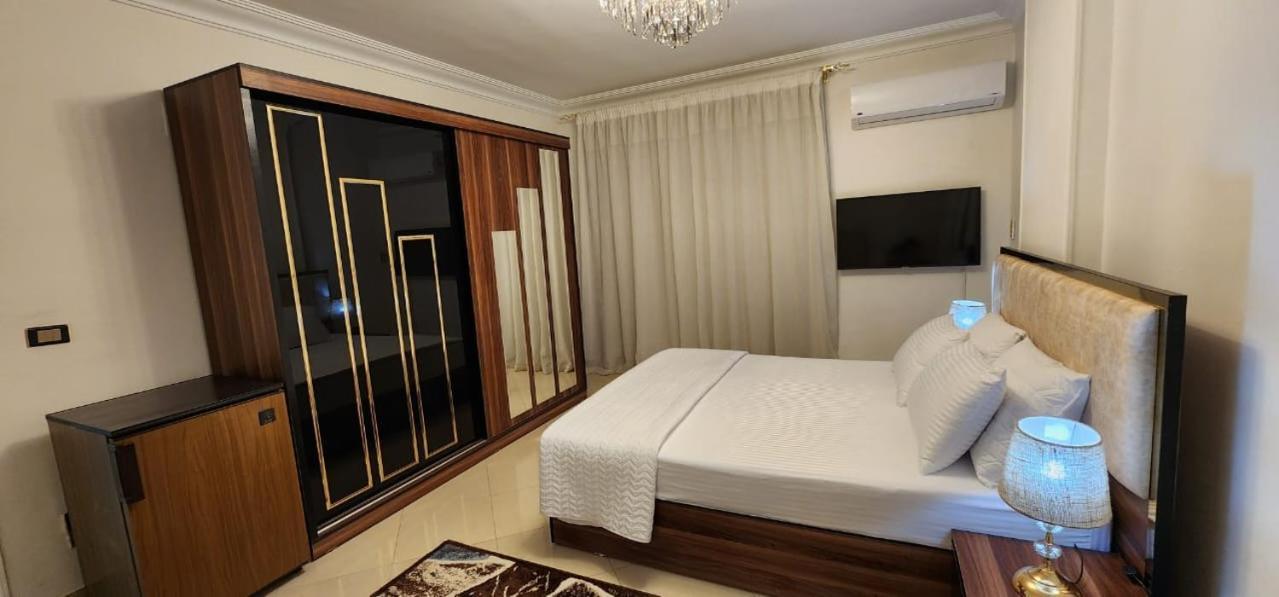 Luxury Near Airport Apartment *